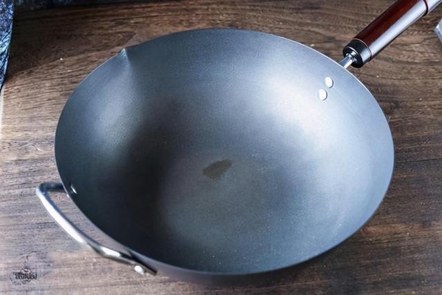 家用铁锅一般用多大的啊 家用铁锅一般多大合适？
