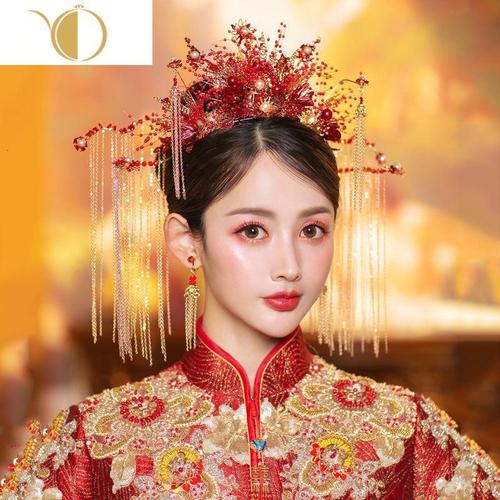 中式新娘发饰发型图片 中式婚礼，新娘的头饰是真金的吗？该怎么选择头饰？
